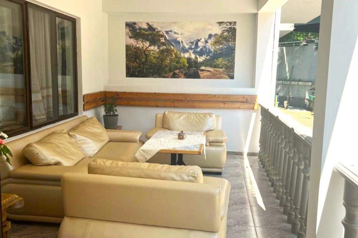 Hotel Ararat Gonio Eksteriør bilde